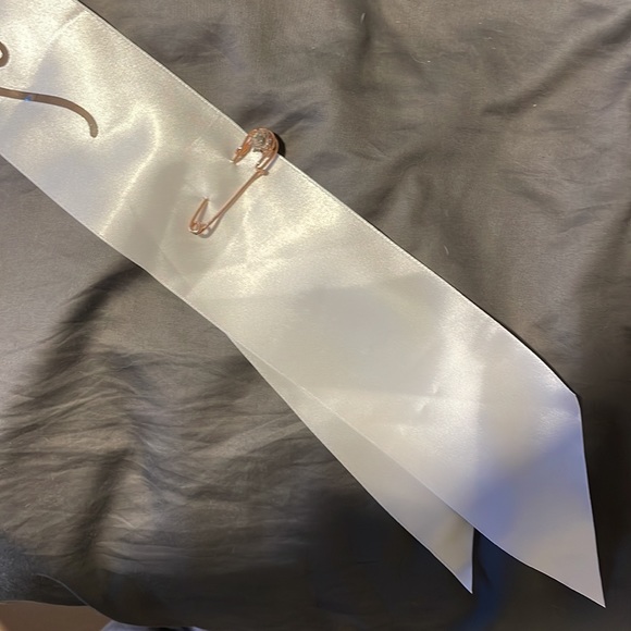 Bride Bachelorette Party Bundle: Veil, Sash, Cup and Rings - Picture 4 of 6